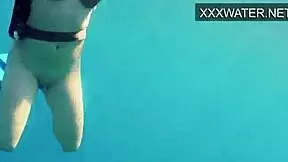 Wow, Kasandra Lufi's Underwater Erotics in Bikini!