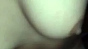 Mi vecina hermosa de 19 me modela en bragas y me invita a follar su jugoso co�o