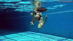tiffany tatum masturbates poolside with a smile 😊