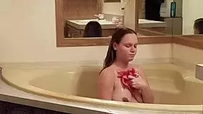 Bathtime relaxation with pregnant wife Shadebunny - so soothing