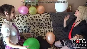 Sexy Balloon Tit Play