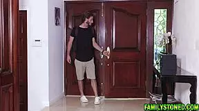 Stepbrother gets wild pleasure from older stepsister Vanna Bardot's skilled moves