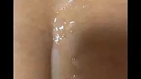 soquei meu pau grande na buceta da mulher do meu amigo ate gozar muito em cima dela