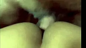 soquei meu pau grande na buceta da mulher do meu amigo ate gozar muito em cima dela