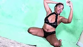 i enjoy the backstage photoshoot with nina rivera and don whoe