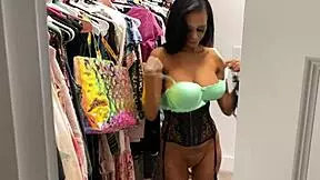 hey, check out willow lanskys topless while reviewing bacon soda!