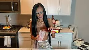 hey, check out willow lanskys topless while reviewing bacon soda!