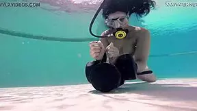 Brita Piskova feels intense pleasure masturbating underwater in the pool