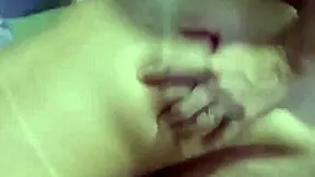 Peguei as duas novinhas do tinder e fodi o cuzinho delas