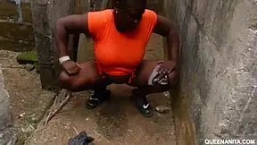 Girls Naked and Fucked in Unfinished Building Bush!