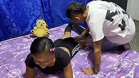 siento una sorpresa pinchándome le dice leidys a su hermanastro