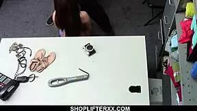 Iranian girl causes mall commotion