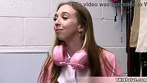 cute game streamer teen breezy bri caught shoplifting and now faces consequences