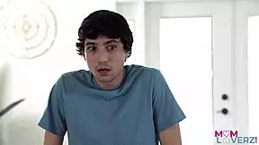 Katrina Colt and Sarah Taylor in Stepmom Swapped Season 2 Episode 4