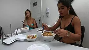 Izabela Pimenta shows off her big curves