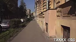 Petite Girl Gives Hot Oral To Tricky Casting Agent 😏