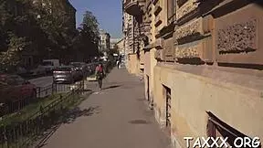 Petite Girl Gives Hot Oral To Tricky Casting Agent 😏