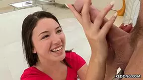 Daisy Summers masturbates while sucking big cock and getting ass fucked