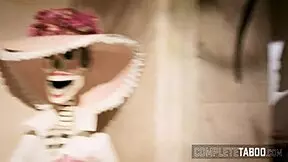 Extreme teen 18+ sucks and gets facial