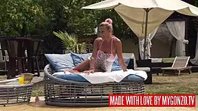 Mugur fucks lana vegas poolside