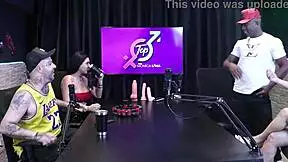 jefao oficial and karen oliver kiss two lustful women in lingerie