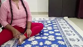 Priya's naughty chat and pee play