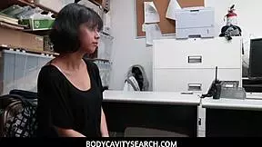 Hot thief Penelope Reed strikes deal with security officer! 😜