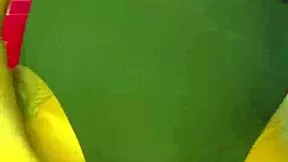 novinha gostosa deixou seu colega de quarto fuder sua bucetinha e gozar ela todinha aproveitamos antes que alguem chegasse rosa vermelha