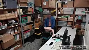 Police officer suspects caught red-handed by store associate