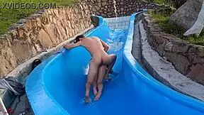 omg, my silly hermanastra got stuck at the pool slide n i took advantage to bang her wild, parte 2!