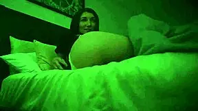 의붓여동생 마야 울프, 토니 프로페인 야한 블로잡이랑 핑거링 도와