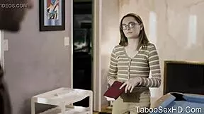 Brunette sexy girl gives blowjob to football player before fucking 😘