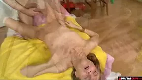 Şu seksi küçük 18+ kıçını döven ince brünet