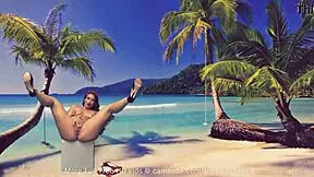 I-I can't believe how this curvy girl fucks herself with that glass dildo on camsoda!