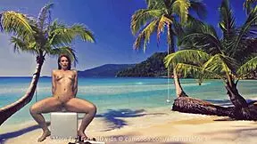 I-I can't believe how this curvy girl fucks herself with that glass dildo on camsoda!