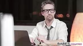 Lutro Fucks Lola Taylor in Office