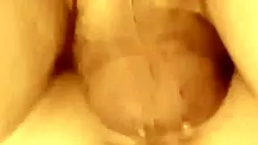 Does she give buena chupada polla y follando?