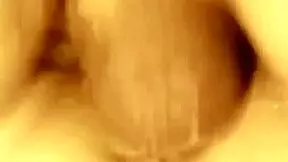 Does she give buena chupada polla y follando?