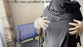 muslim teen 18+ masturbates in hijab