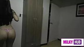 Papá Noel Pervertido Entra a Una Casa de Una Chica Mala con Big Ass Latina