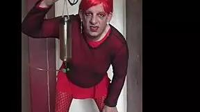 i'm a sissy who swallows piss, dont care who sees