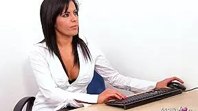 Hey, this cougar teacher seduced a young guy to bang her!