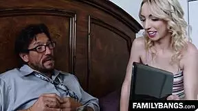 FAMILYBANGS COM ⭐ PERVERT STEPFATHER WATCHING FAMILY BANGS PORN ZOE PARKER TOMMY GUNN