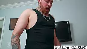 Watch this guy get head from his super horny step sister, it's free porn 😏