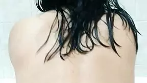 this young japanese wife twerks and shows her ass in the hotel bathtub! 🍑