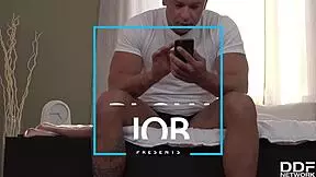 Delivery Girl Wants Cum in Mouth for Delicious Pizza Topping!