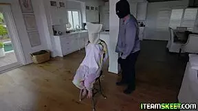 Sera Ryder Pops Pussy