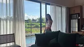 Boss's Daughter Seduces Employee at Villa Before Interview