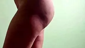 Hot Desi school girl bends over in viral clip 🔥