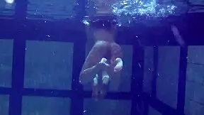 Katka Barbara bounce tits underwater